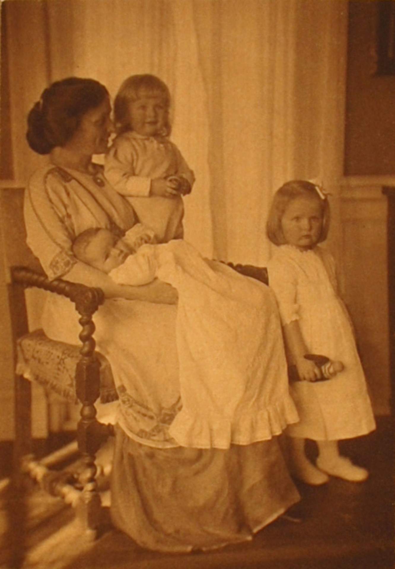 Charlotte Albright and Her Three Children, Charlotte, Langdon, and Watson