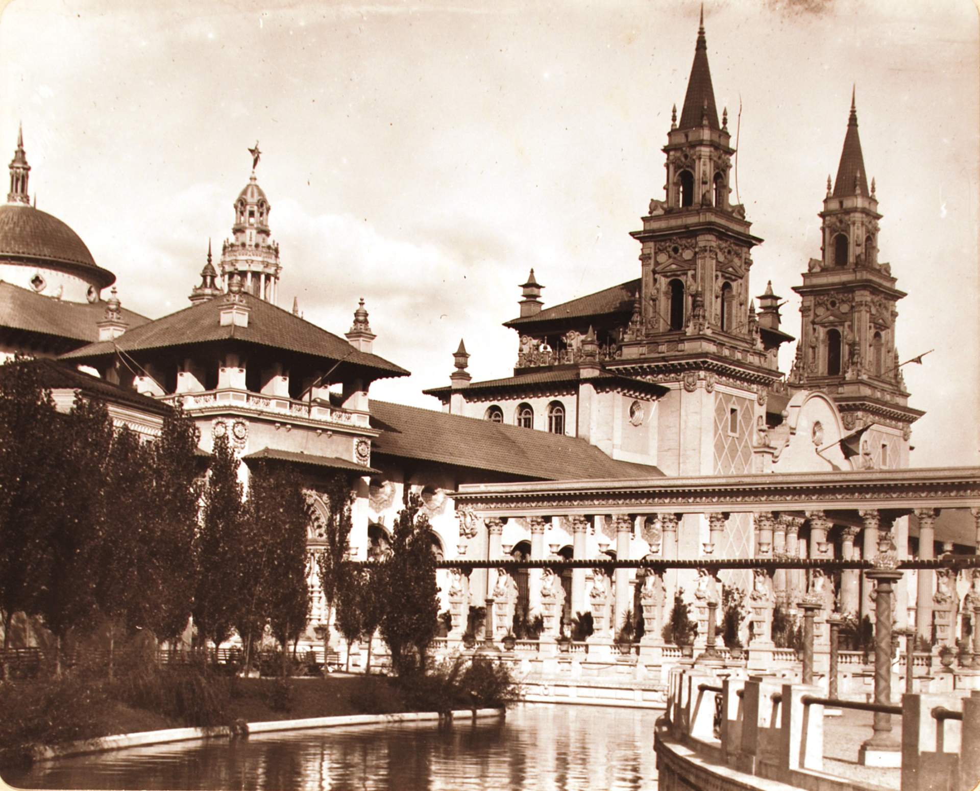 Grand Canal at Machinery Building