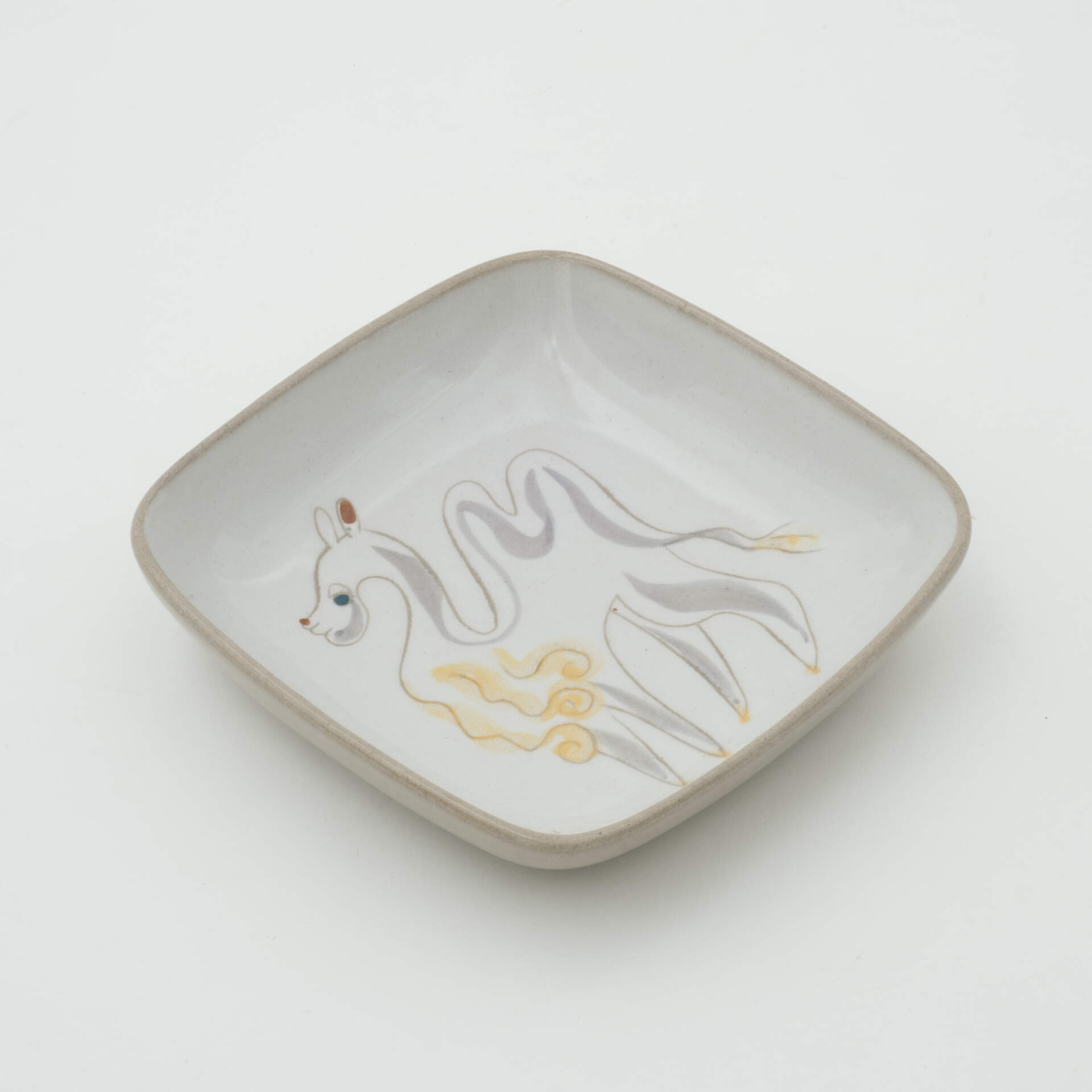 Camel from Menagerie squared shallow dish, Design #27