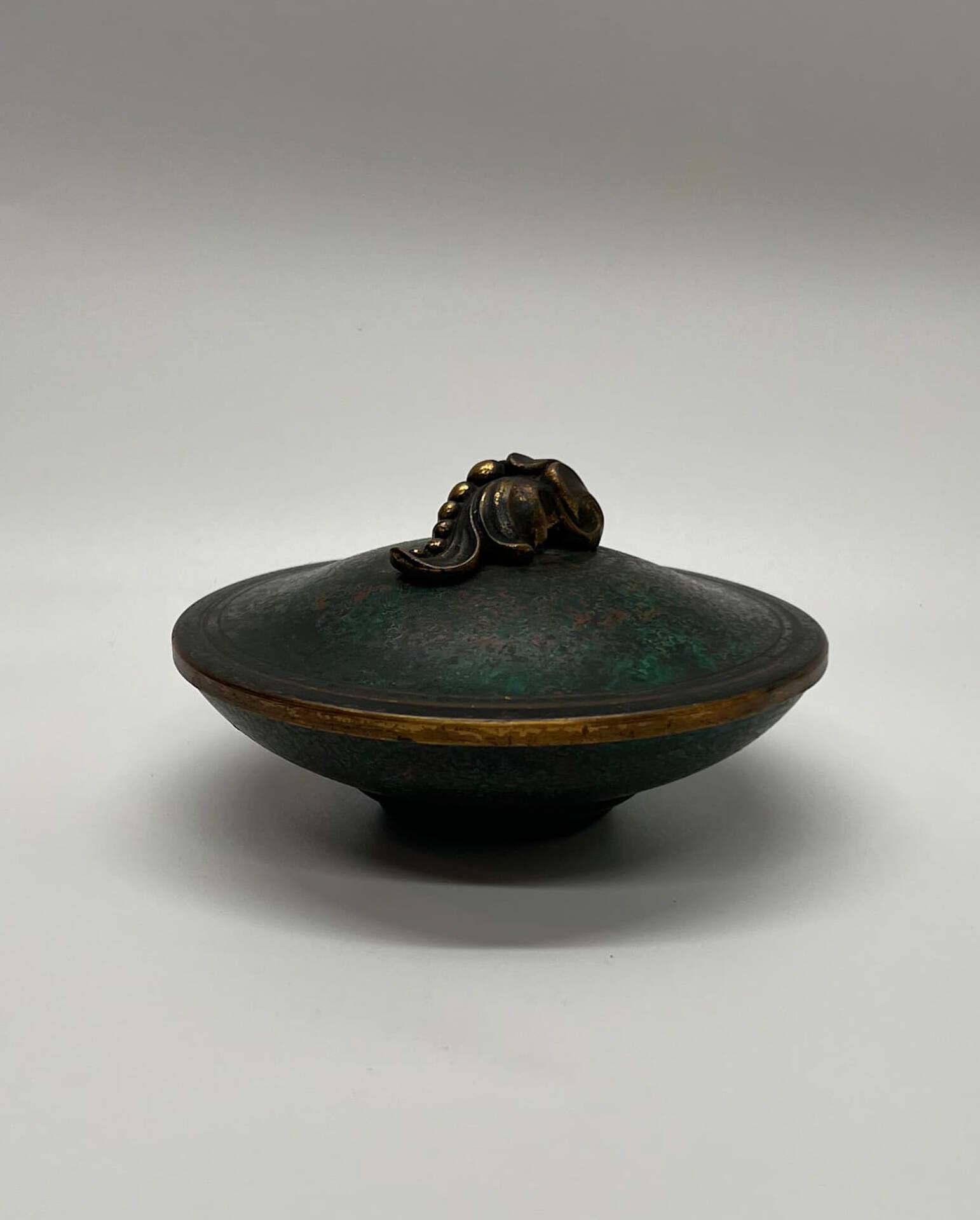 Lying Low Grapes and Leaves Candy Dish