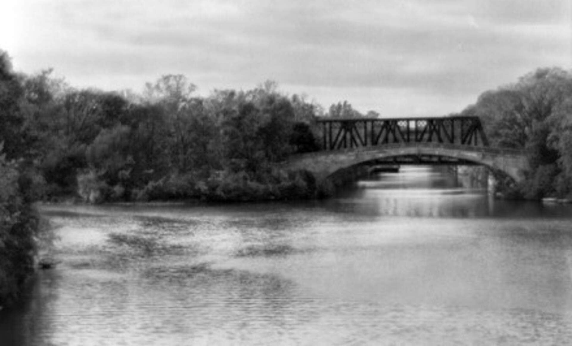 Genesee River crosses Erie Canal, Rochester, NY